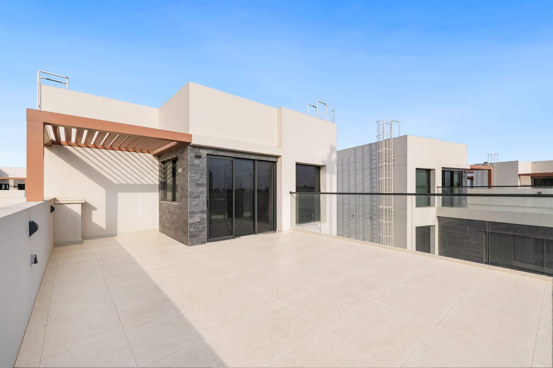 Roof terrace and shaded pergola