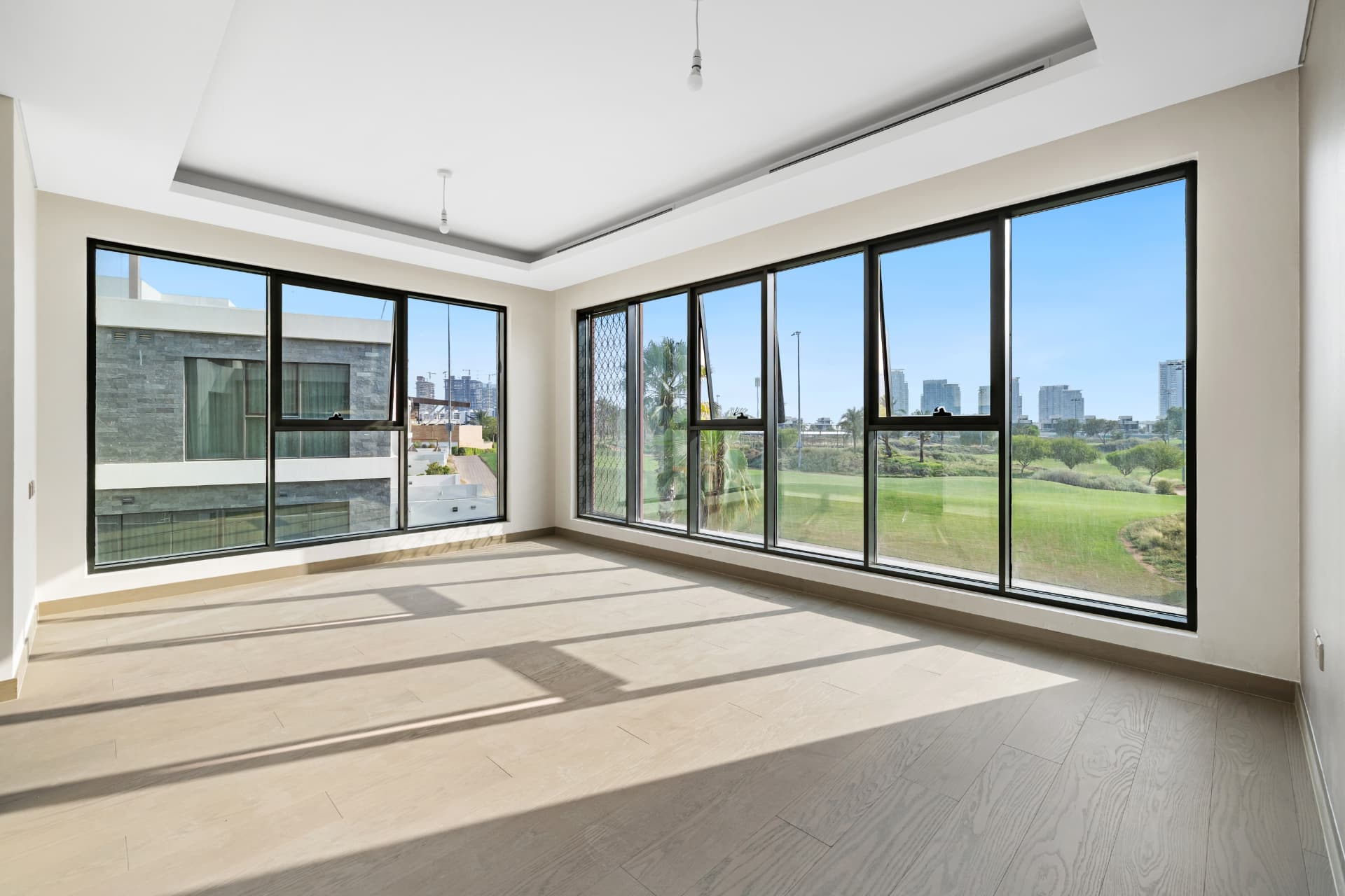 Master bedroom, corner golf outlook